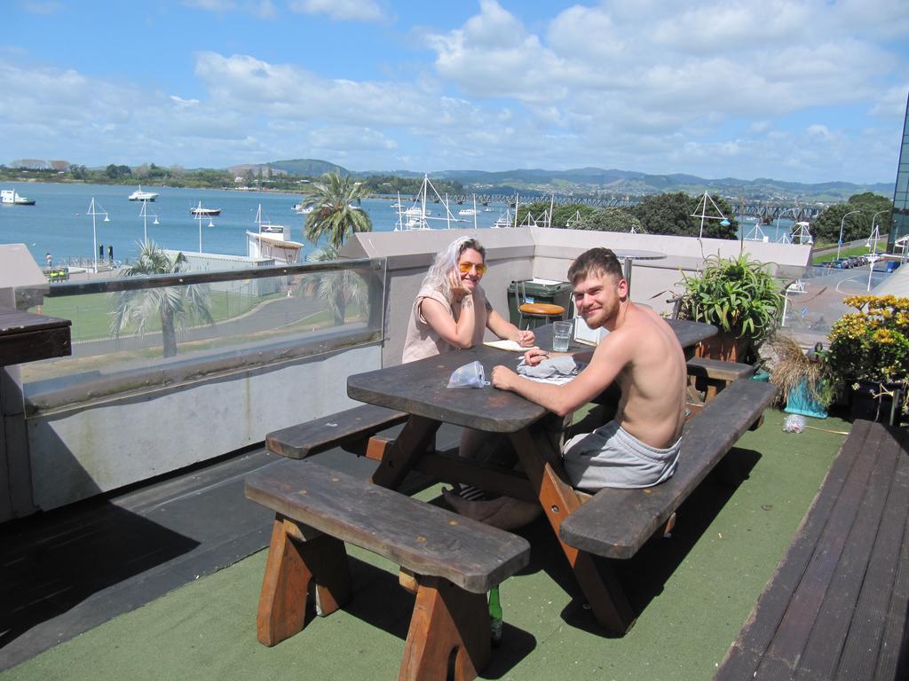 Harbourside City Backpackers Tauranga Exteriör bild